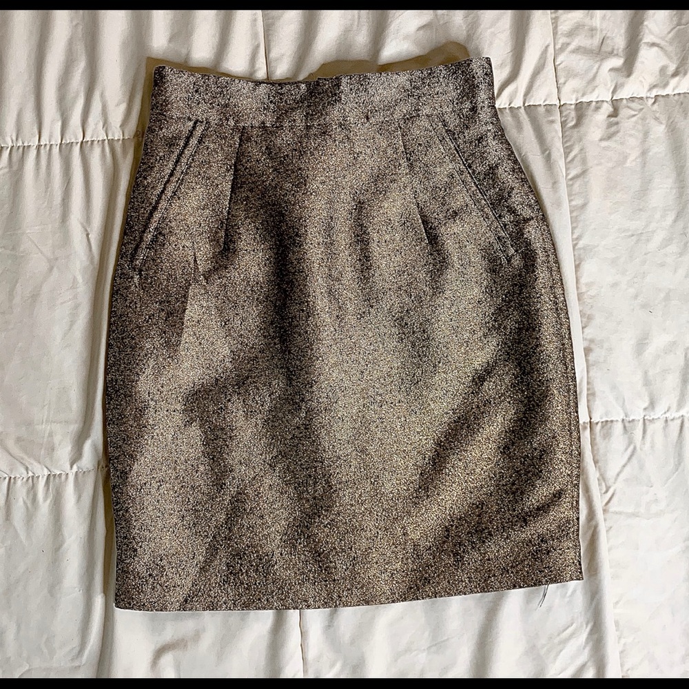 Size 6 gold skirt